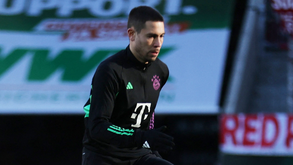 Raphaël Guerreiro treina condicionado