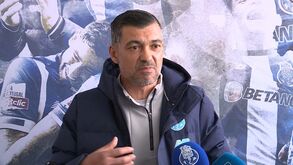 Sérgio Conceição revela o que aconteceu no túnel: «Ainda foi mais agressivo, houve uma palmada no peito do Moisés»