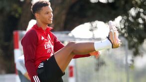 Bah já treinou sem limitações e é opção para jogo com o Chaves