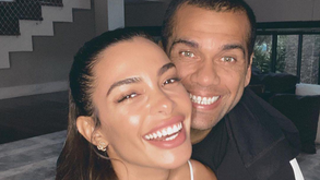 Imprensa espanhola avança que Joana Sanz já visitou Dani Alves após a saída da cadeia