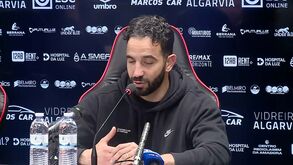 Amorim desvaloriza assobios no Benfica: «Se entrar por cima de nós, o público vai esquecer-se...»