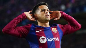 Al Hilal prepara oferta milionária por João Cancelo