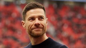 Decisão de Xabi Alonso surpreende: «Estou em choque, há comboios que não passam duas vezes»