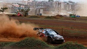 Kalle Rovanperä alarga vantagem no segundo dia do Rali do Quénia