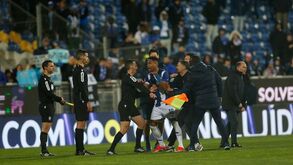 Wendell, Luís Gonçalves e Sérgio Conceição em fúria com o árbitro após jogo na Amoreira