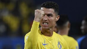 Hat trick de Ronaldo na goleada ao Al Tai