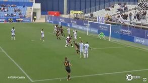 Nunca visto: Real Madrid B marca com duas bolas dentro da baliza e golo é validado