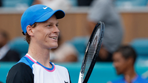Jannik Sinner 'cilindra' Dimitrov e conquista o Masters 1.000 de Miami