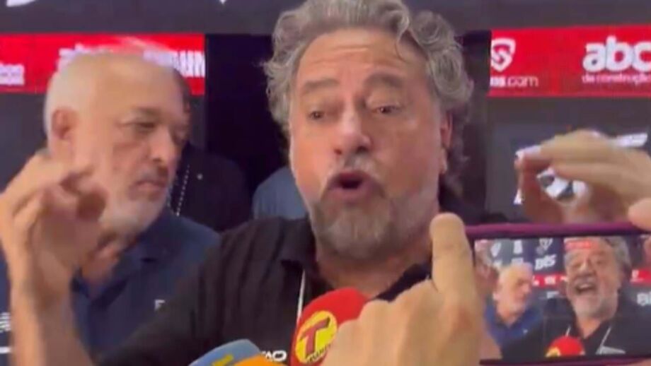 Júlio Casares não escondeu a irritação na sequência do encontro para o Campeonato Paulista