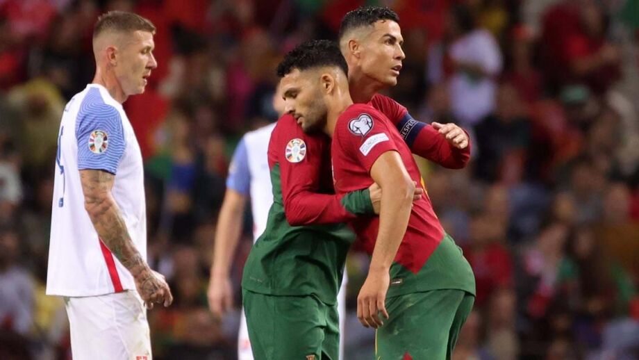 Avançado admite fascínio especial por Cristiano Ronaldo, com que joga na Seleção