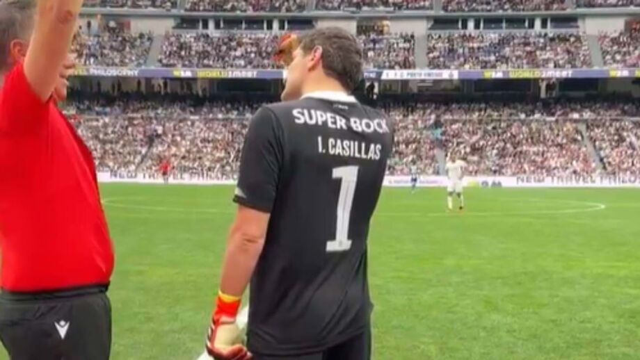 Na primeira parte do jogo solidário tinha defendido a baliza dos merengues