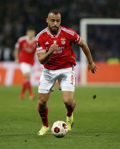 Vibrant Benfica Com Baixa De Última Hora Para O Jogo Com O Casa Pia Scene Art Vibrant Benfica Com Baixa De Última Hora Para O Jogo Com O Casa Pia Scene Art