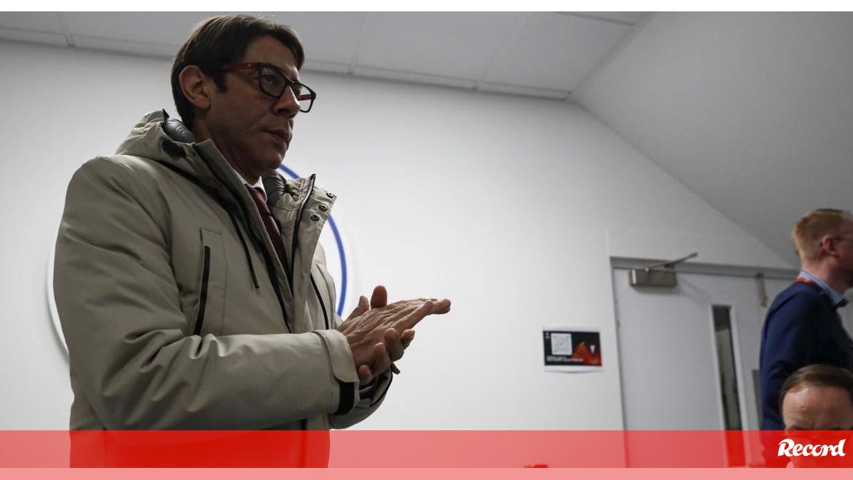 Bruno Costa Carvalho: «Rui Costa tem um trabalho profundo de reflexão a fazer e saída de Schmidt será inevitável»