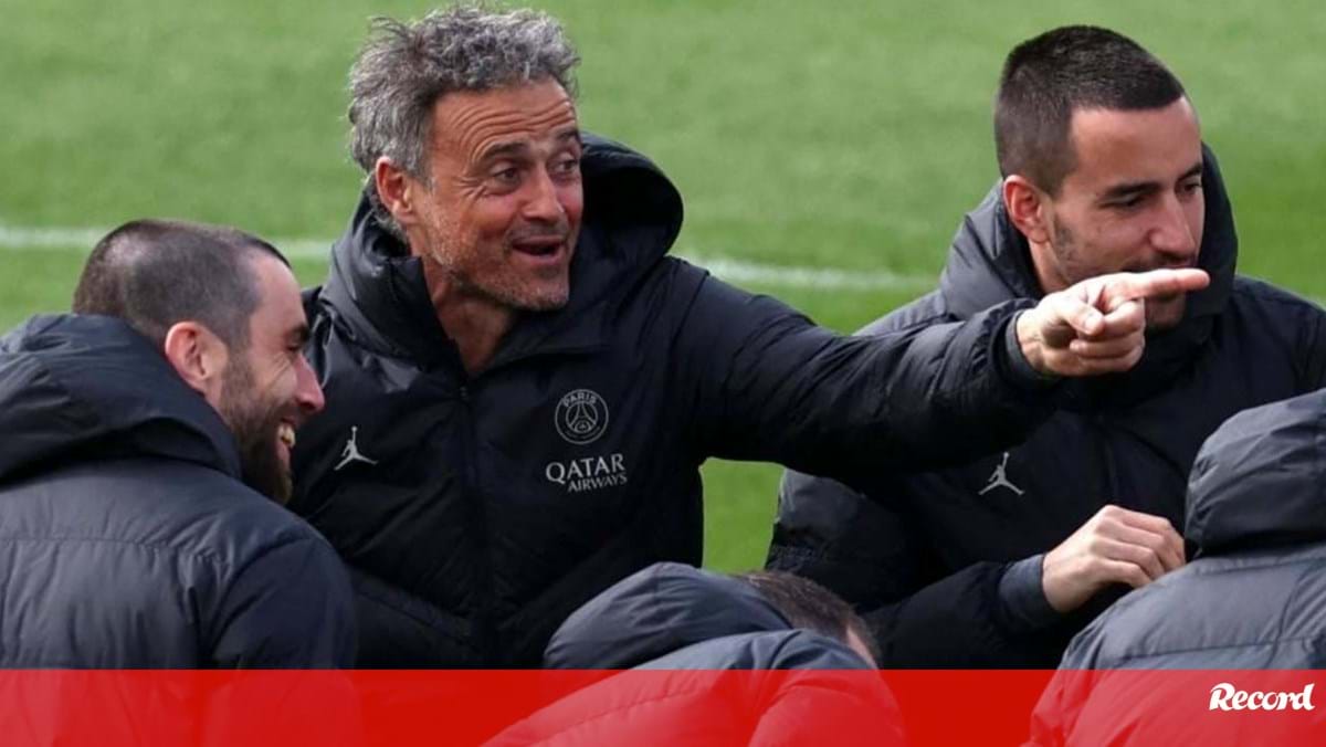 Luis Enrique compara-se com Xavi: «Quem representa mais o estilo do Barça? Eu!»