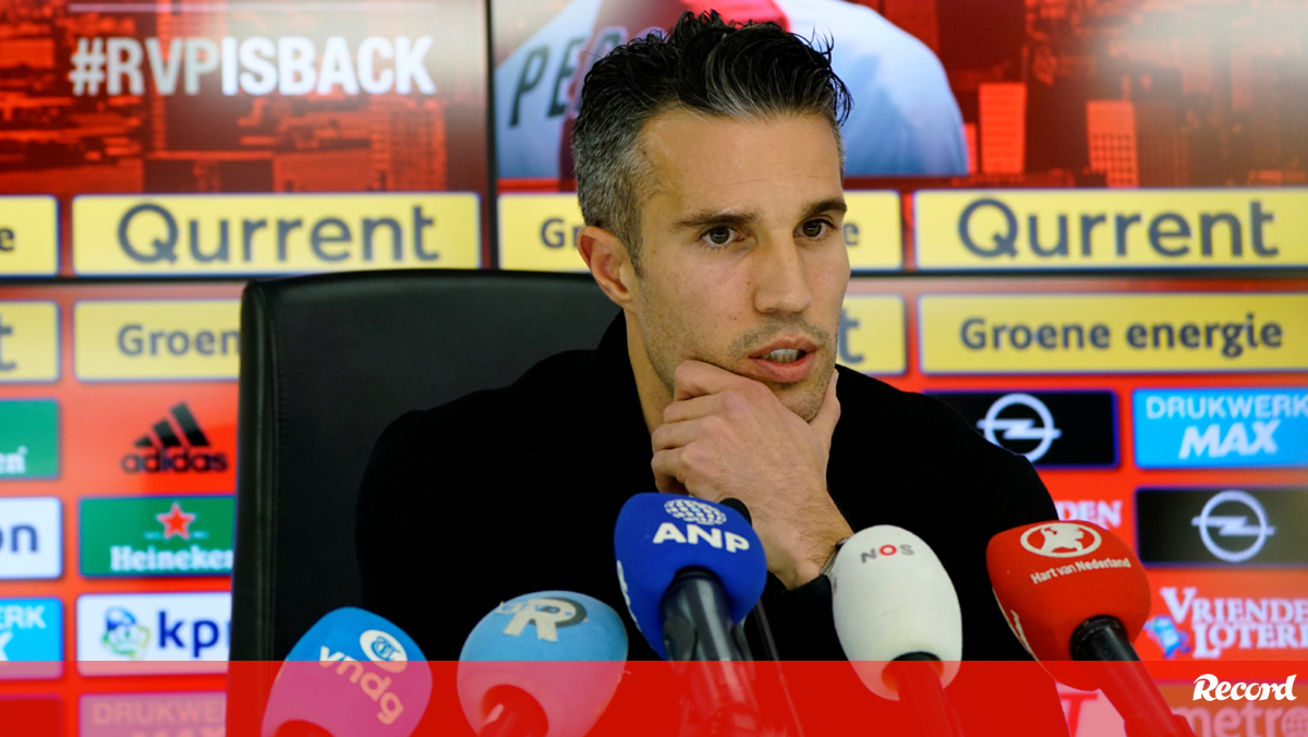 Robin van Persie na órbita do Heerenveen