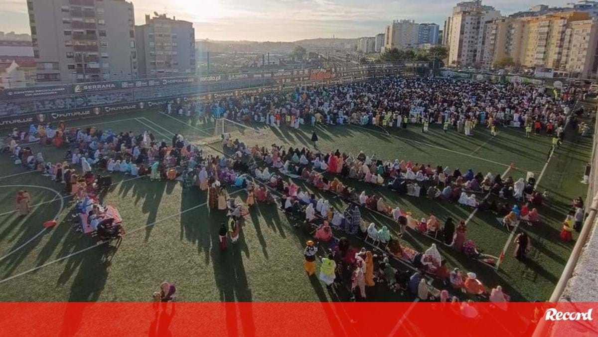 E. Amadora abre portas para comunidade muçulmana celebrar fim do Ramadão