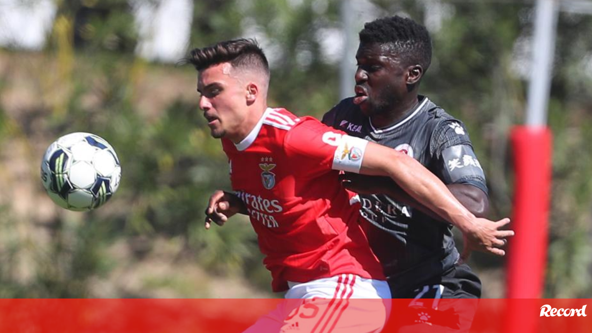 Jaiminho espreita lugar no onze da UD Oliveirense - UD Oliveirense ...