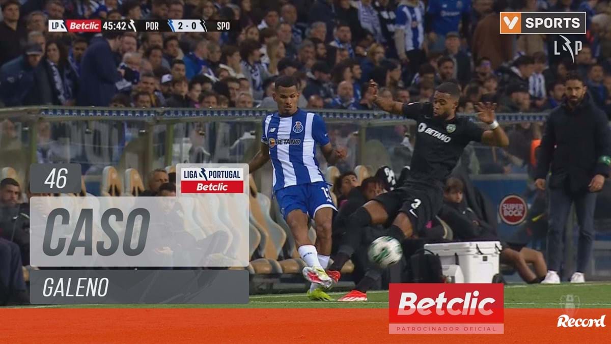 FC Porto pediu segundo amarelo para St. Juste neste lance: árbitro não mostrou cartão e Amorim tirou o central logo depois