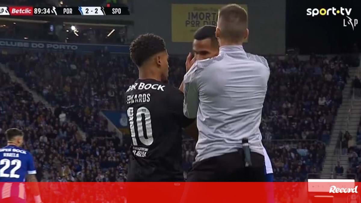 Edwards embrulhou-se com Galeno e foi expulso por agressão apenas 4 minutos depois de entrar