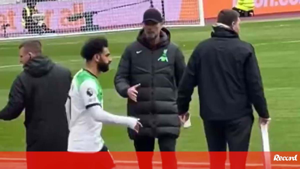 Salah ignorou Klopp de propósito? Discussão no West Ham-Liverpool continua a dar que falar