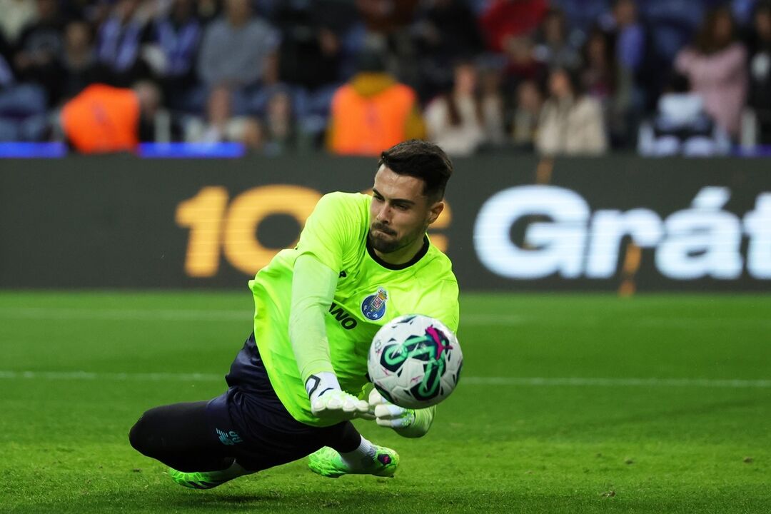 /fotosgeral/Fotos/2-50987047#64e46e9781af0e05fe4141faae976545 (21080139) (Milenium)