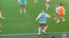 Falta de vontade ou Roy Keane tinha razão? Vídeo de Haaland no 'meiinho' do Man. City dá que falar