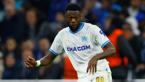 À atenção do Benfica: lesão de Mbemba é menos grave 