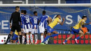 FC Porto volta a apontar o dedo ao árbitro do jogo com o Estoril: «Seis metros, seis imensos metros»
