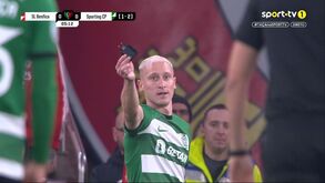 Dérbi começa a aquecer: foi atirado um carregador na direção de Nuno Santos