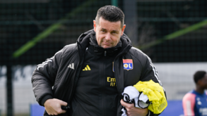 Pierre Sage custa ao Lyon 25 mil euros por jogo, mas levou o clube à final da Taça 