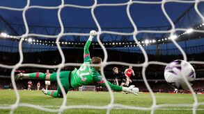 Arsenal-Luton, 2-0: Gunners dormem aconchegados no trono da Premier