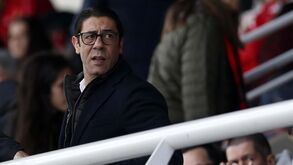 Orgulho ferido para sarar em Alvalade: Rui Costa foi ao balneário motivar o grupo
