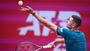 Hubert Hurkacz afasta Cristian Garín e é o primeiro finalista do Estoril Open