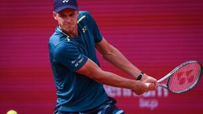 Hubert Hurkacz conquista Estoril Open