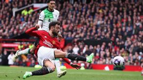 A crónica do Man. United-Liverpool, 2-2: Oferta à concorrência