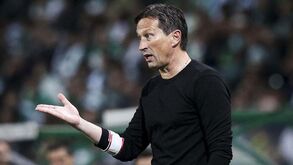 Roger Schmidt demora no banco: Treinador faz 30% das substituições a partir dos 85 minutos