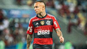 Everton Cebolinha elogia Tite e atira: «Outros treinadores não tiveram a honestidade de falar comigo»