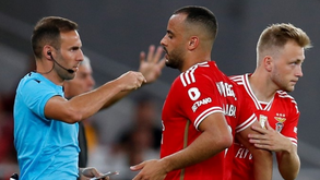 Schmidt equaciona mudança na frente de ataque do Benfica para o jogo com o Marselha