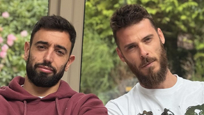 De Gea publica fotografia com Bruno Fernandes e atira: «O parvo e o ainda mais parvo»