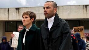 Dani Alves vai esperar em liberdade o desfecho dos recursos da pena de prisão