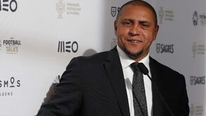 Roberto Carlos faz anos: O pé canhão que entrou na história do futebol