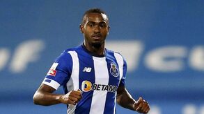 Antigo treinador apresenta novo 'patrão' da defesa do FC Porto: «Otávio não tem medo de nada»