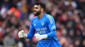 Van der Vaart questiona exibição de David Raya: «Este tipo é realmente um guarda-redes?»