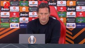 Schmidt e os assobios: «Falei com o Luisão e ele disse-me que sempre foi assim»