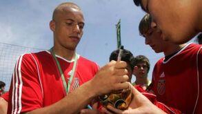 Jogou no Man. United e foi dos milhões aos tostões: «Quando ganhas muito dinheiro precisas de gente adequada»