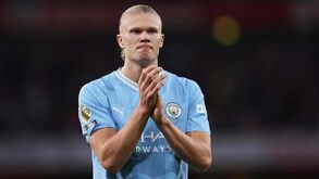 Carragher: «Se Haaland tem ambição de ganhar a Bola de Ouro e jogar no Real Madrid... pode ter um problema»