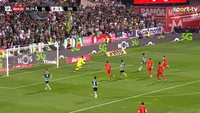 O terceiro do Sporting em Barcelos: pressão leonina força erro do Gil Vicente e Trincão bisa
