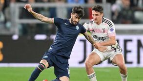Luis Alberto dá murro na mesa e anuncia saída: «Não quero receber mais um euro da Lazio»