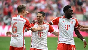O grande golo de Raphaël Guerreiro na vitória do Bayern Munique frente ao Colónia
