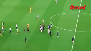 Fim de jogo no Dragão com assobios para árbitro e FC Porto: Conceição afastou jogadores